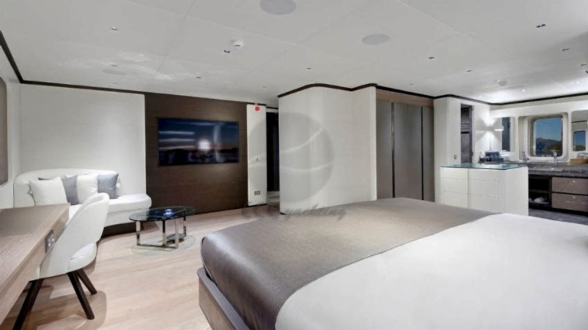 All About U 2 Yacht, Master Suite.