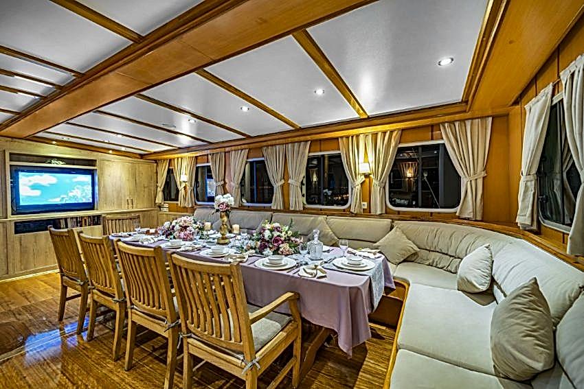 TERSANE 8-Salon-Yemek Masası